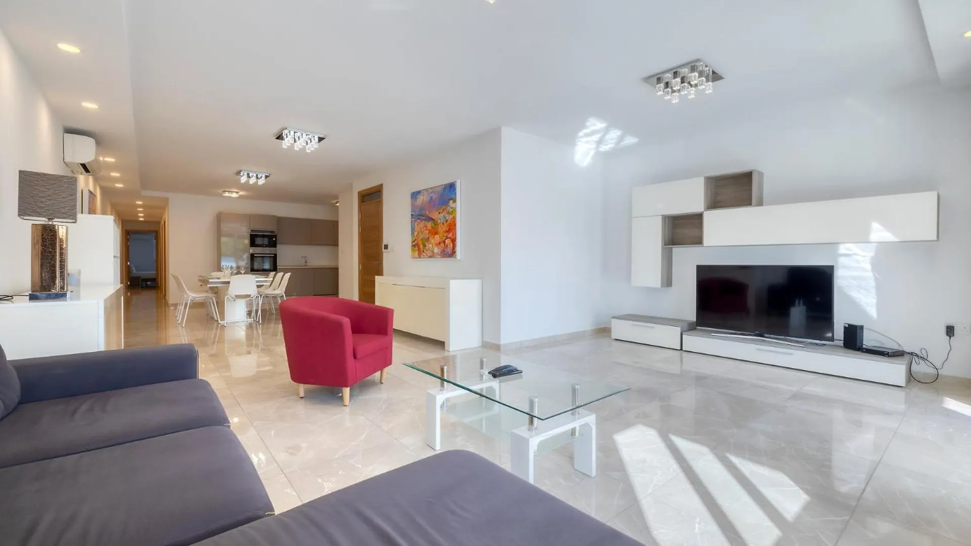 Apartment St Georges Bay Oasis Steps From The Beach Saint Julian's