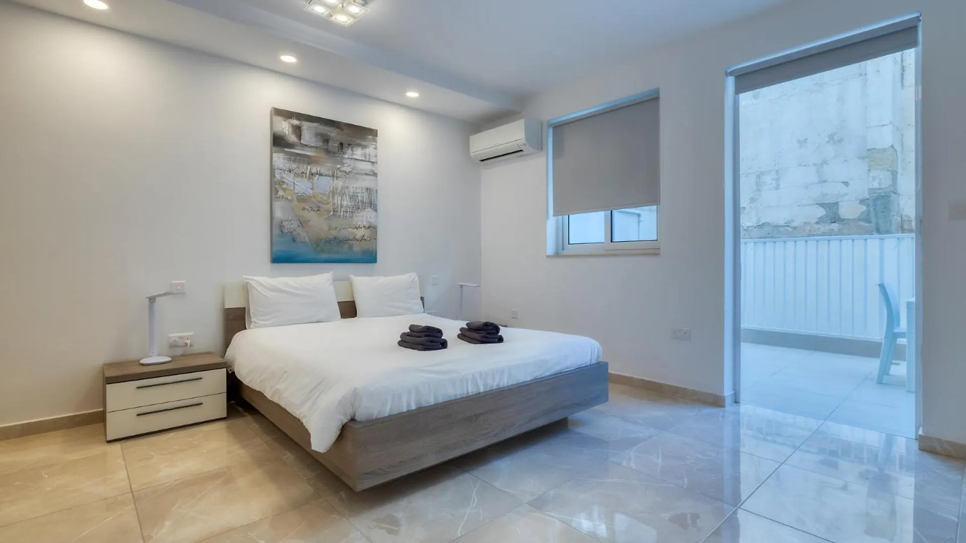 Apartment St Georges Bay Oasis Steps From The Beach Saint Julian's
