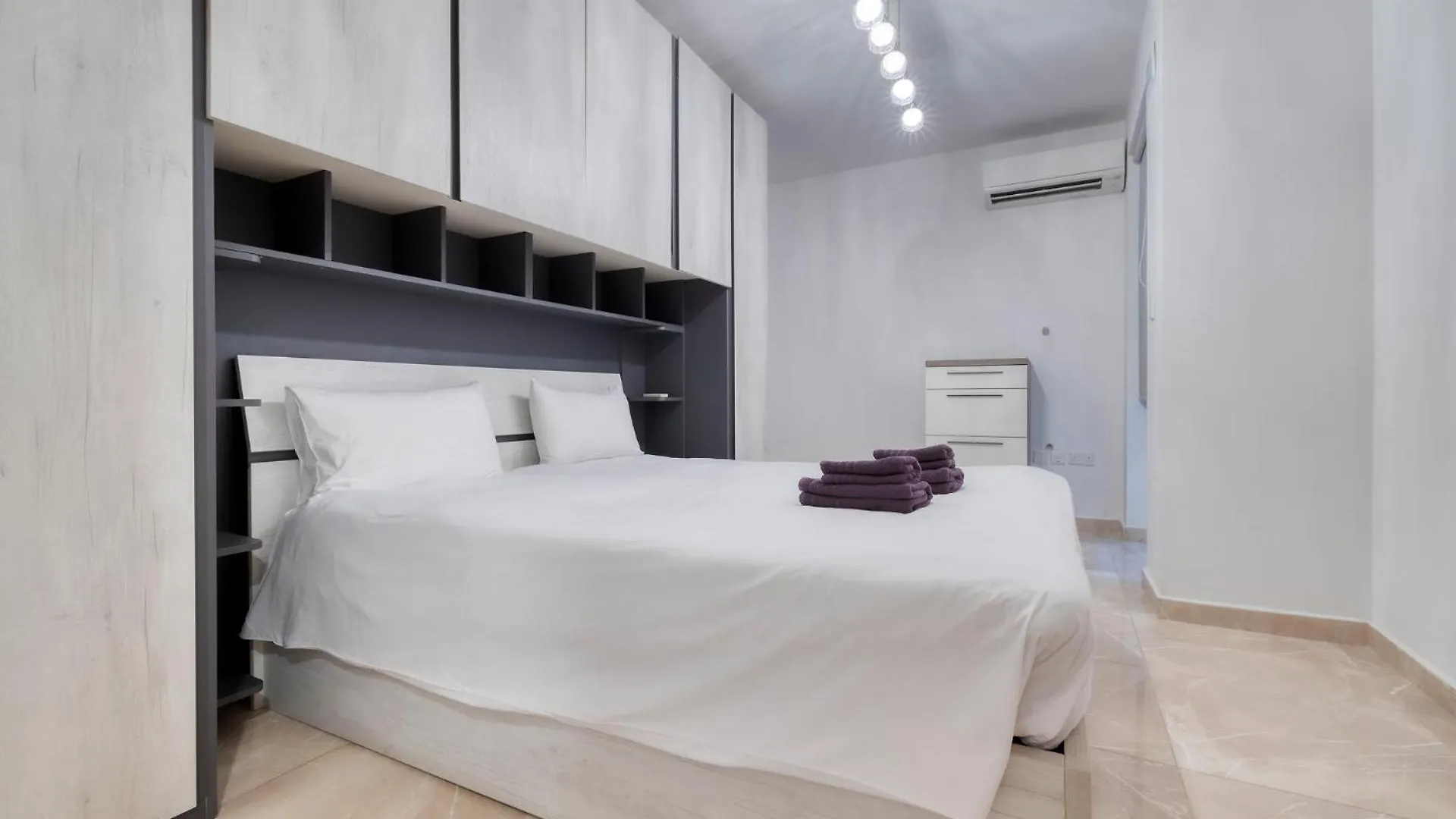 Apartment St Georges Bay Oasis Steps From The Beach Saint Julian's